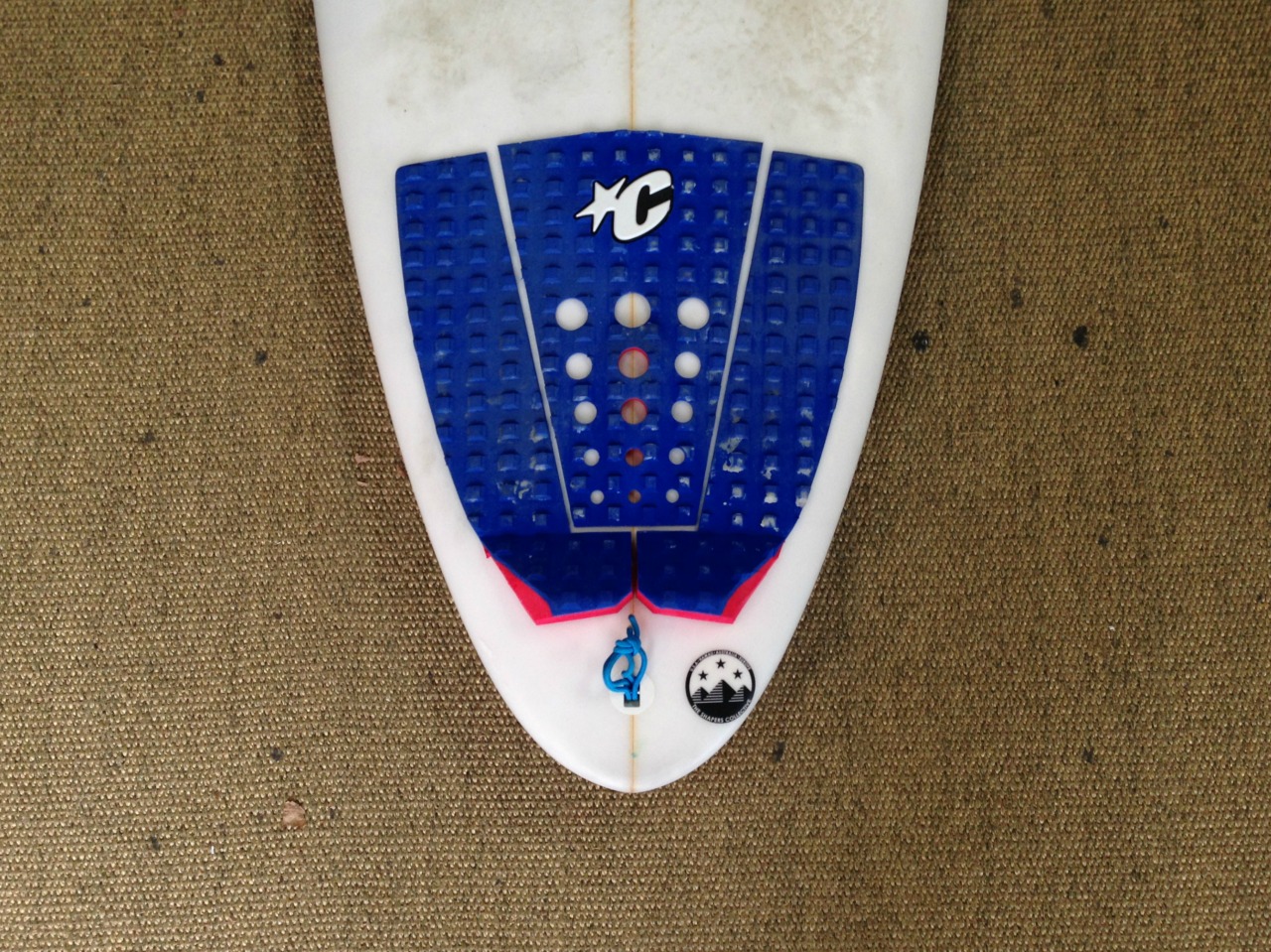 How to remove surfboard tail pad grip